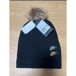 ナイキ(NIKE)の✨新品未使用✨NIKE ナイキ ビーニー ニット帽 レディース ポンポン(ニット帽/ビーニー)