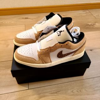 ナイキ(NIKE)のNIKE　JORDAN1 LOW SE "Brown Elephant"(スニーカー)