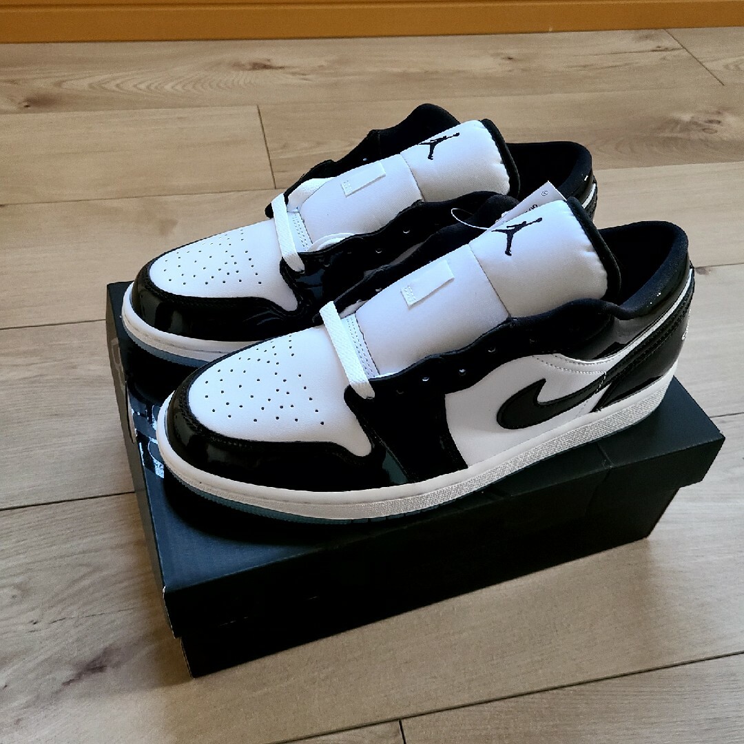 NIKE　JORDAN1 LOW SE Concordスニーカー