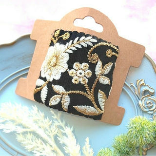 黒いエレガントな花柄のインド刺繍リボンの四角いポニーフック(ヘアアクセサリー)