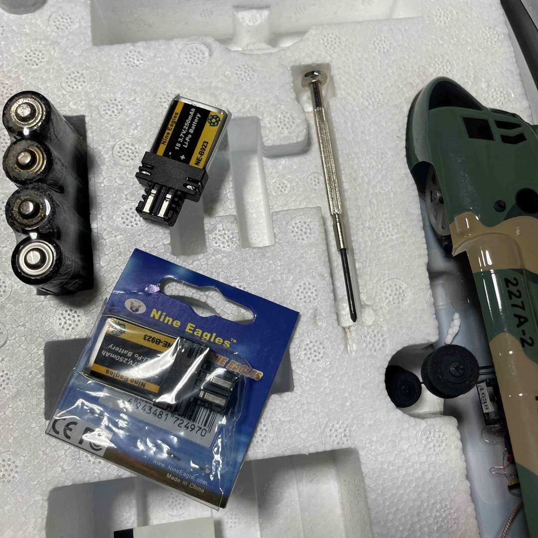 超小型電動ヘリコプターセット 現状品 エンタメ/ホビーのおもちゃ/ぬいぐるみ(ホビーラジコン)の商品写真