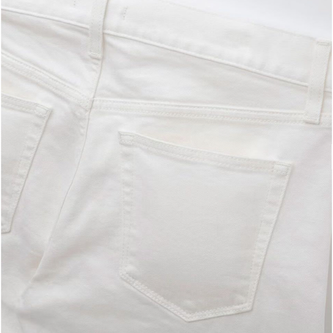 UNIQLO(ユニクロ)の新品●ユニクロ ストレッチセルビッジスリムフィットジーンズ 36(91cm) 白 メンズのパンツ(デニム/ジーンズ)の商品写真