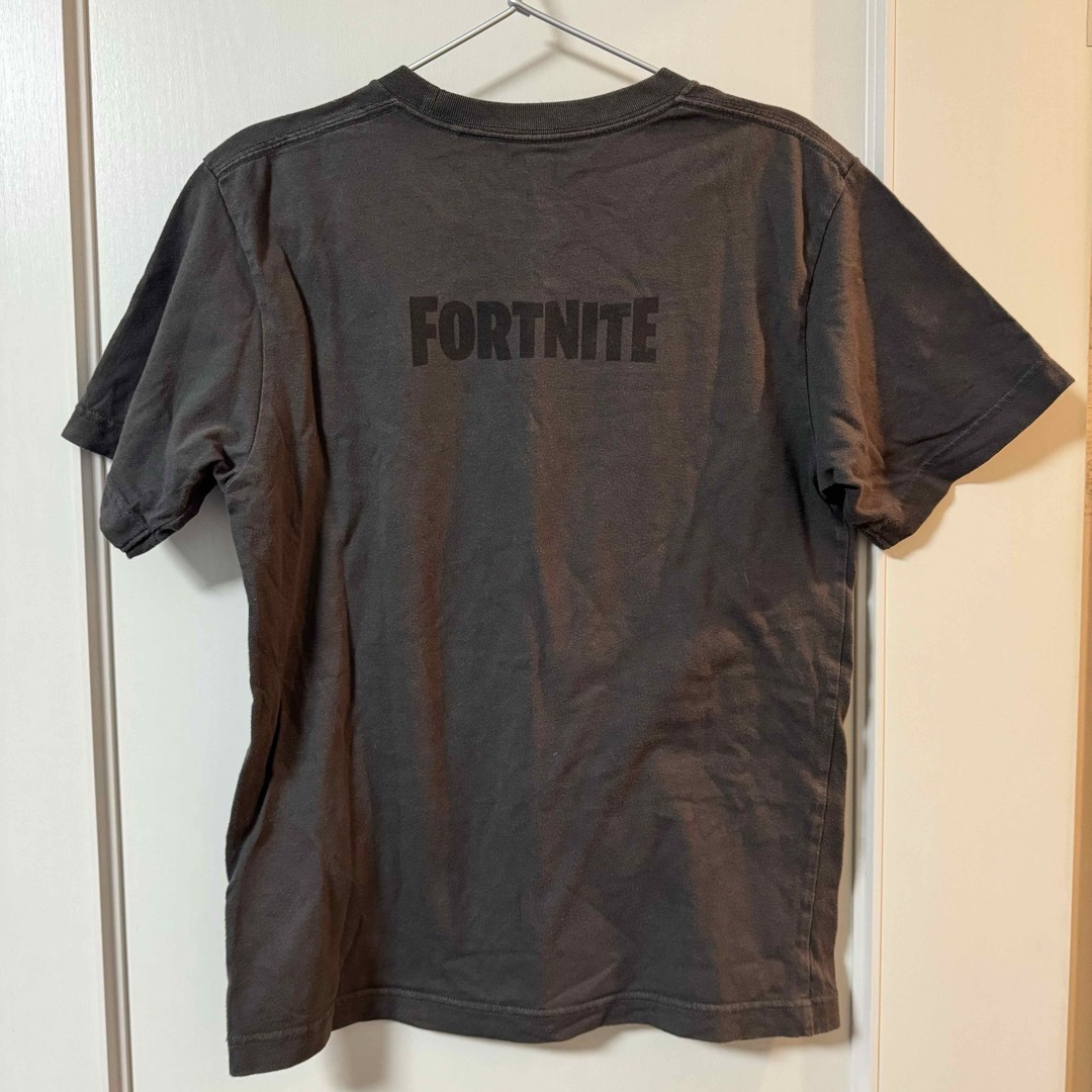 UNIQLO(ユニクロ)の● FORTNITE レイブン Tシャツ XS USED ● メンズのトップス(Tシャツ/カットソー(半袖/袖なし))の商品写真