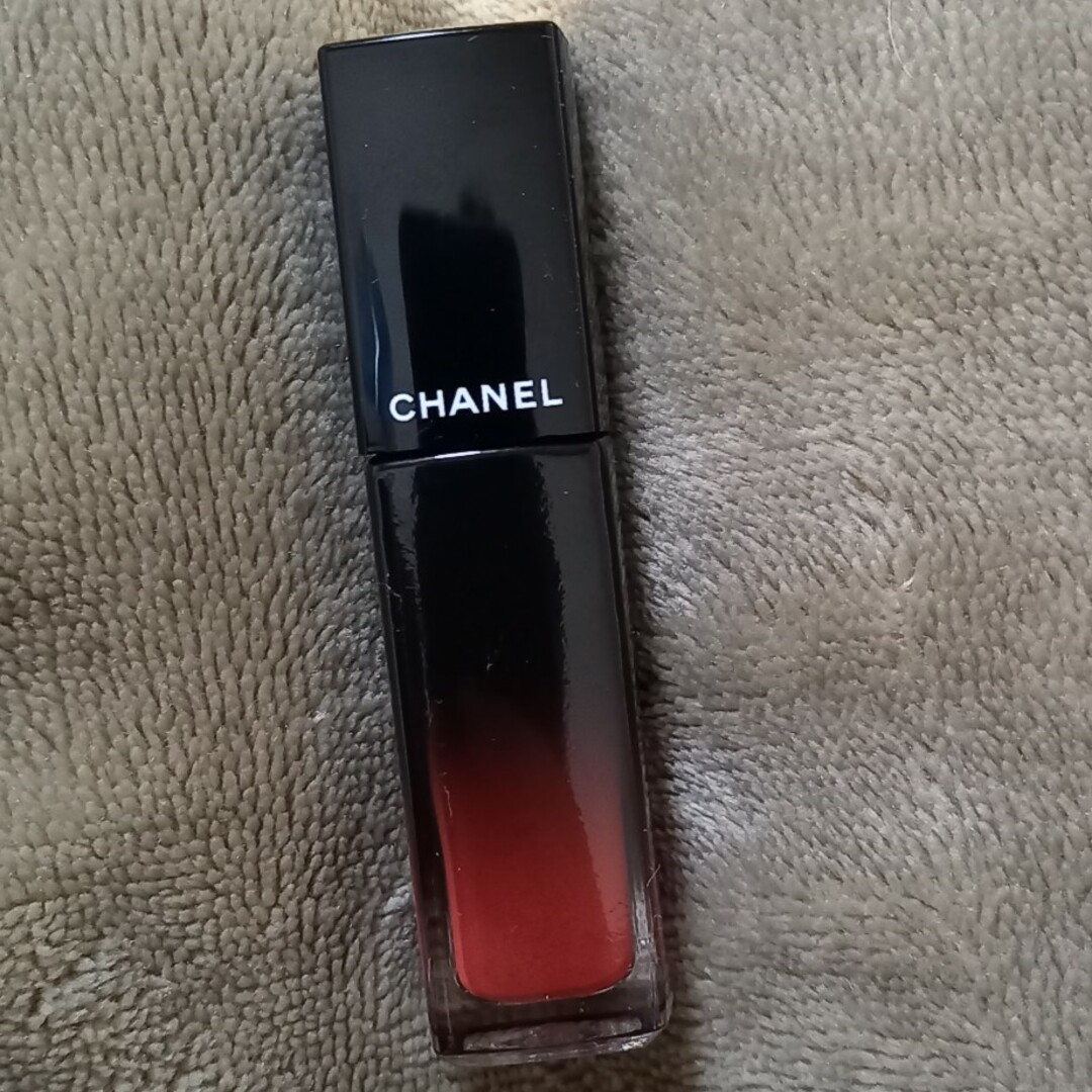 CHANEL(シャネル)のシャネル ルージュ アリュール ラック 72 コスメ/美容のベースメイク/化粧品(口紅)の商品写真