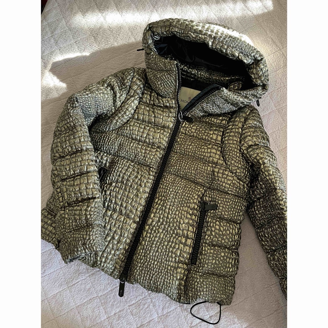 レディース【美品】MONCLER ダウンコート　ゴールド