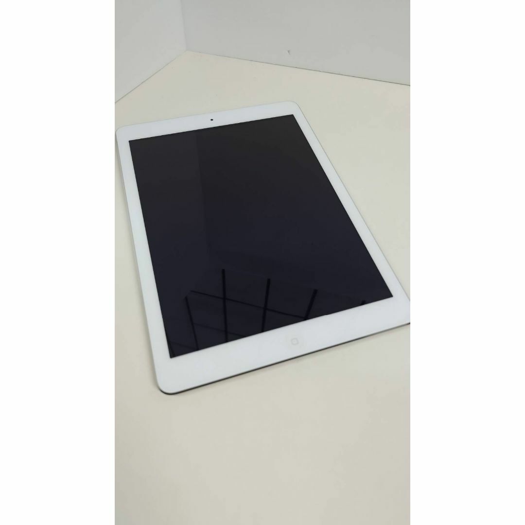 Apple(アップル)の【Wi-Fiモデル】iPad Air 第1世代 MD789LL/A (32GB) スマホ/家電/カメラのPC/タブレット(タブレット)の商品写真