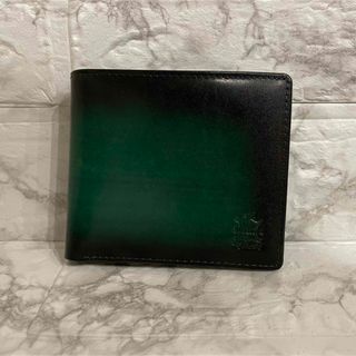 二つ折り財布　メンズ　グリーン　緑　green 本革　牛革　シンプル　栃木革新品(折り財布)