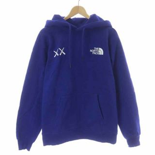 ザノースフェイス(THE NORTH FACE)のザノースフェイス KAWS PULLOVER HOODIE パーカー 青(パーカー)