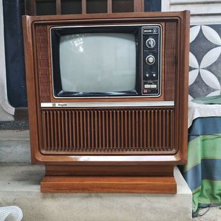 幅840シャープテレビ　20c258レトロ　アンティーク