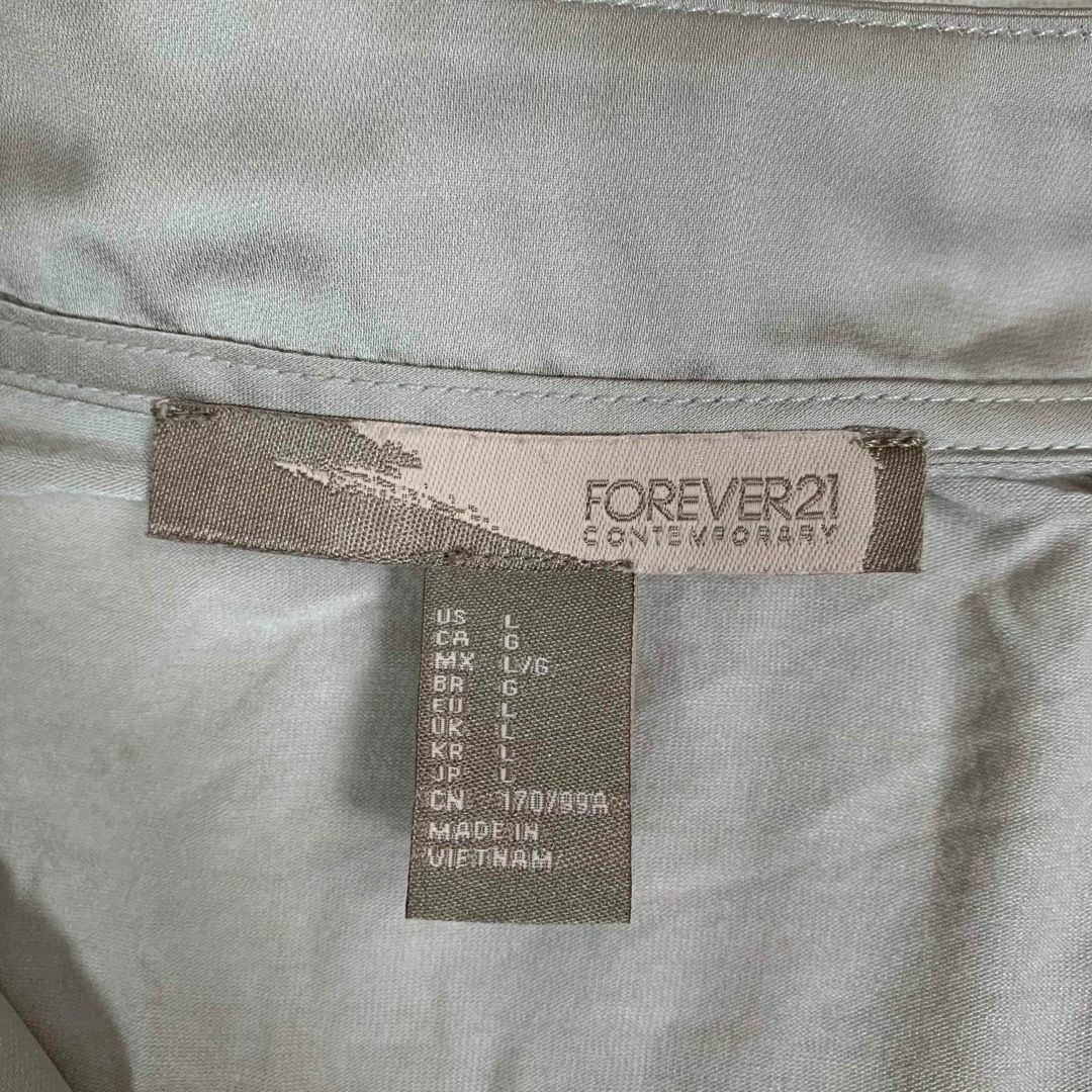 FOREVER 21(フォーエバートゥエンティーワン)のFOREVER 21 シャツ ブラウス Lサイズ 灰色 グレー 長袖 レディースのトップス(シャツ/ブラウス(長袖/七分))の商品写真