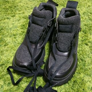 プラダ(PRADA)の美品　PRADA　プラダ　トレッキングシューズ　ローカットスニーカーとしても(スニーカー)