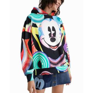 デシグアル(DESIGUAL)の新品✨タグ付き♪デシグアル　ミッキーマウス柄　パーカー　トレーナー　大特価‼️(パーカー)