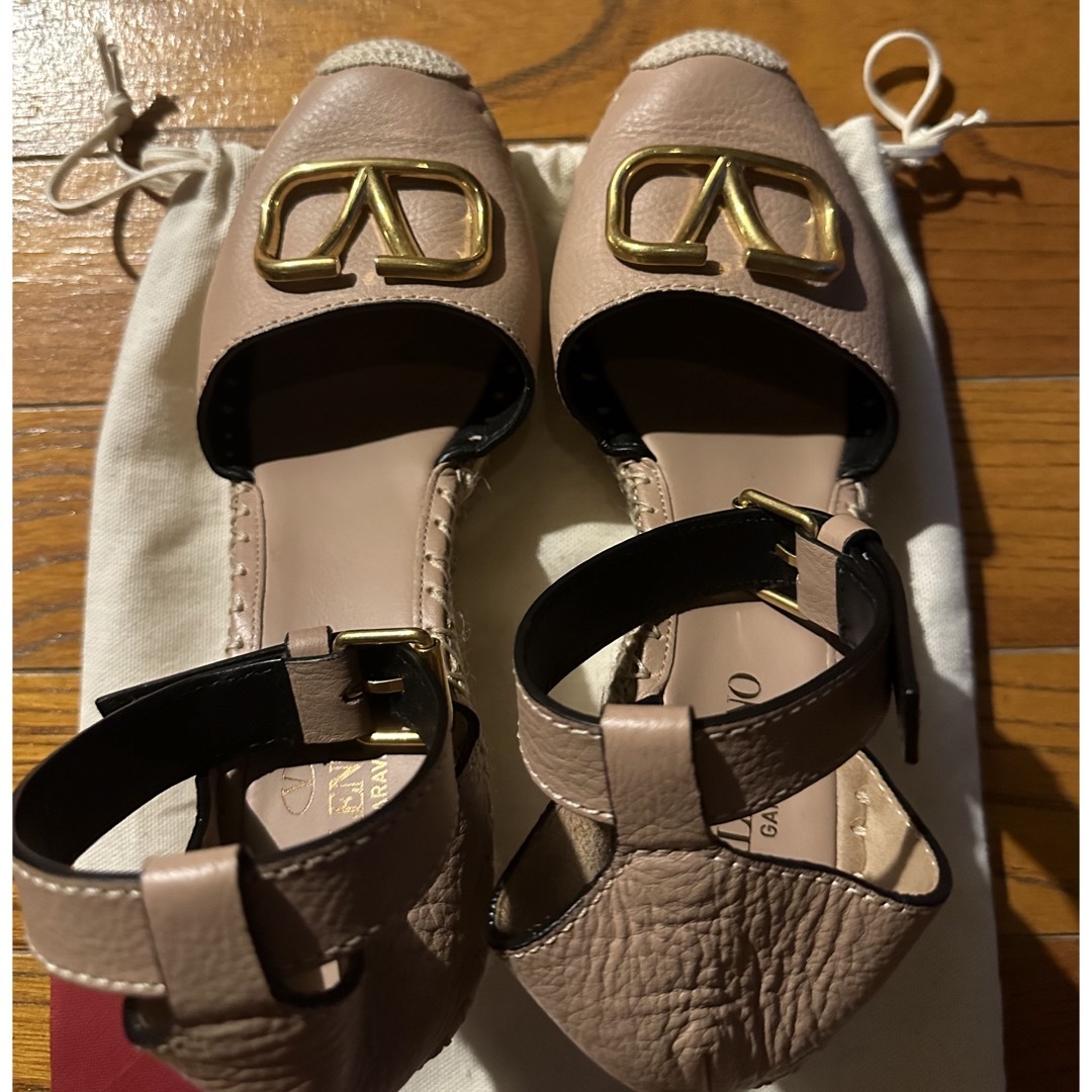 VALENTINO(ヴァレンティノ)の【希少品！】ヴァレンティノウェッジサンダル レディースの靴/シューズ(ハイヒール/パンプス)の商品写真