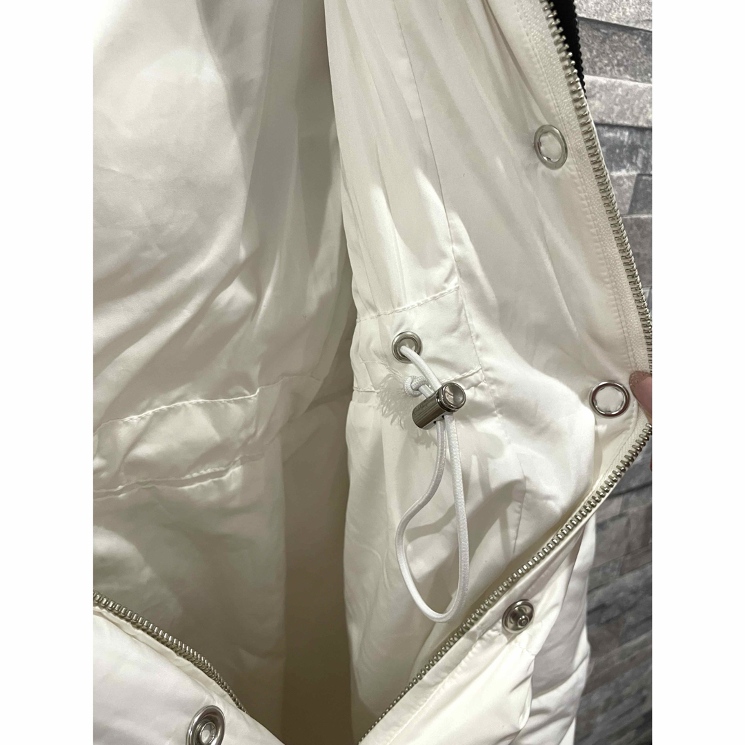EmiriaWiz(エミリアウィズ)のEmiriaWiz ベルト付きラクーンファーロングダウンコート レディースのジャケット/アウター(ダウンコート)の商品写真