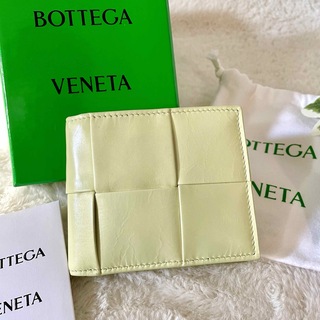 ボッテガヴェネタ(Bottega Veneta)の箱付き ボッテガヴェネタ カセット イントレチャート レザー 二つ折り財布(財布)