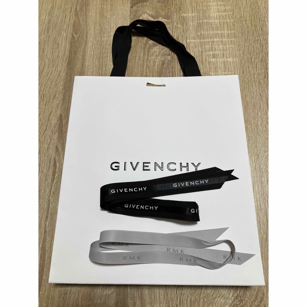 GIVENCHY(ジバンシィ)のGIVENCHY紙袋/GIVENCHY紐/RMK紐 レディースのバッグ(ショップ袋)の商品写真