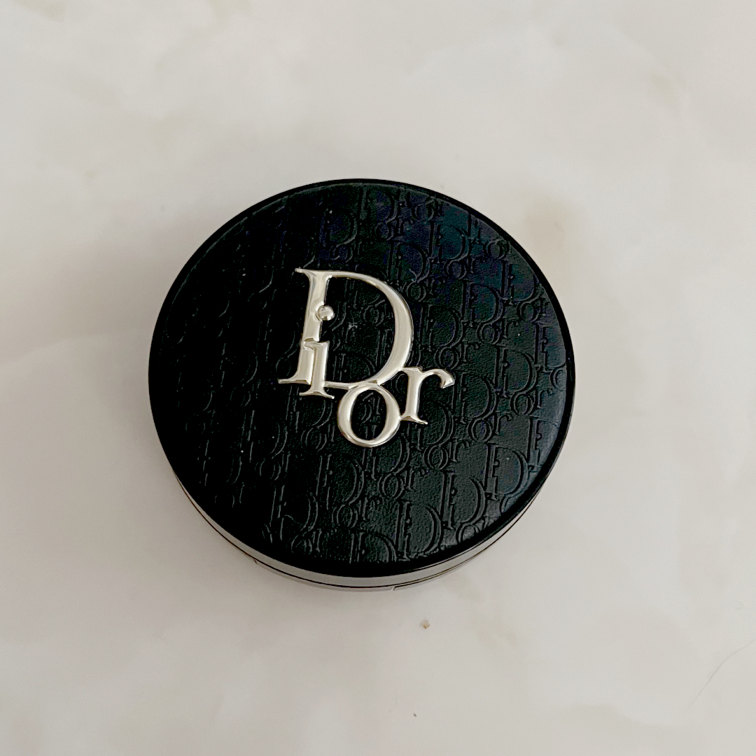Dior(ディオール)のディオール　クッションファンデ　リミテッドエディション コスメ/美容のベースメイク/化粧品(ファンデーション)の商品写真