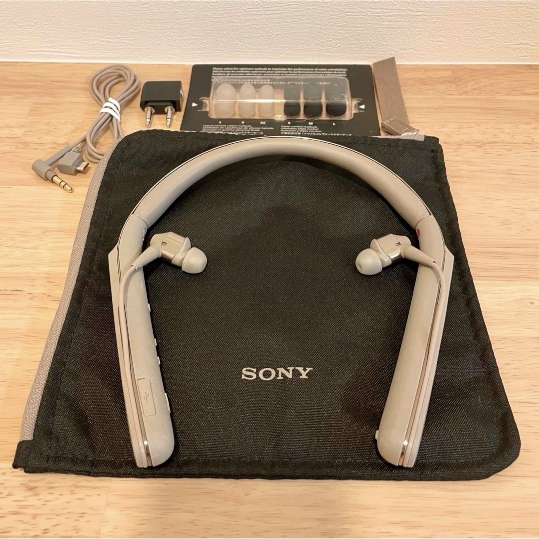 SONY(ソニー)のSONY ワイヤレスノイズキャンセリングステレオヘッドセット WI-1000X スマホ/家電/カメラのオーディオ機器(ヘッドフォン/イヤフォン)の商品写真