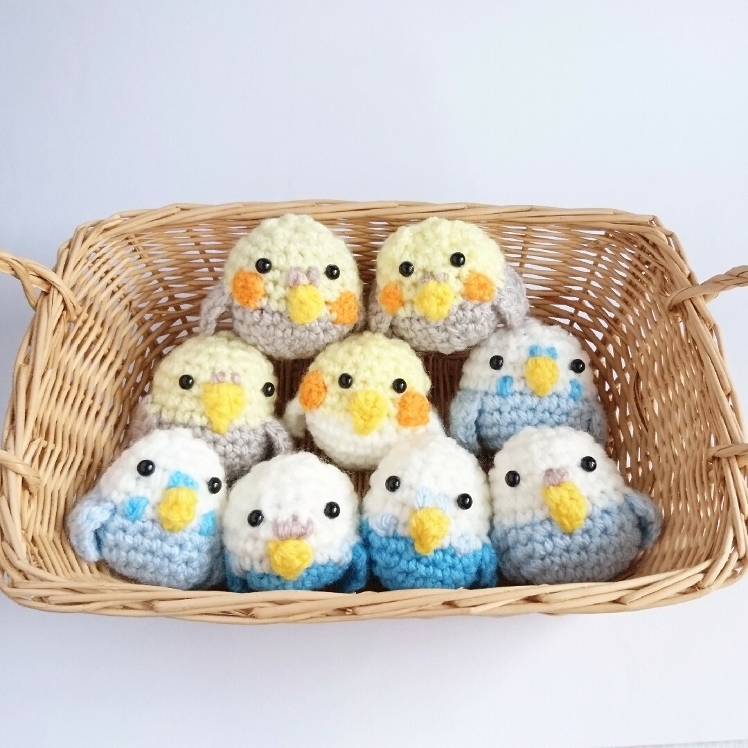 編みぐるみ　オカメインコ　グレー×イエロー ハンドメイドのぬいぐるみ/人形(あみぐるみ)の商品写真