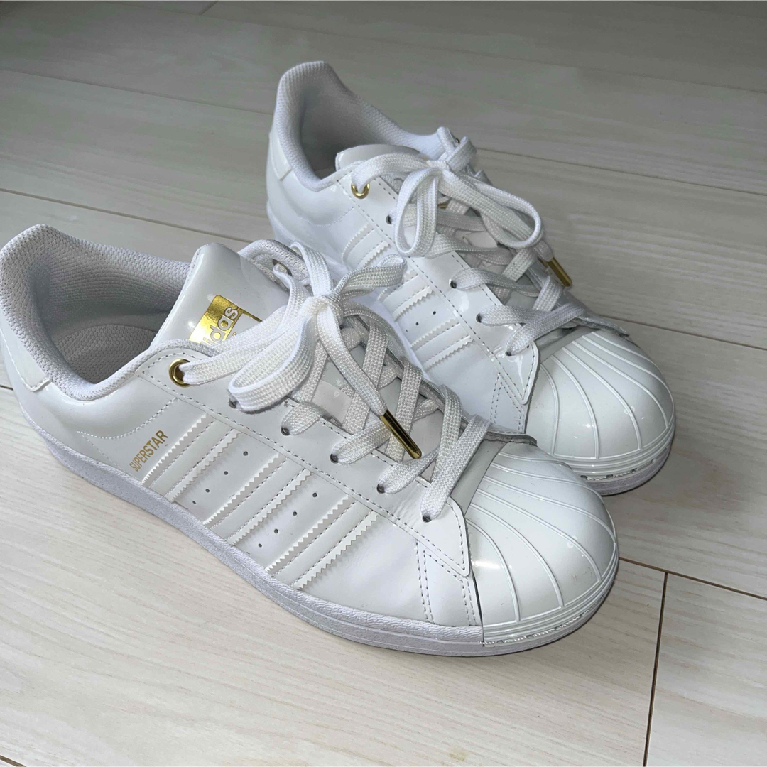 adidas(アディダス)のadidasアディダス　希少エナメルスニーカー/PYV702001/24.5cm レディースの靴/シューズ(スニーカー)の商品写真