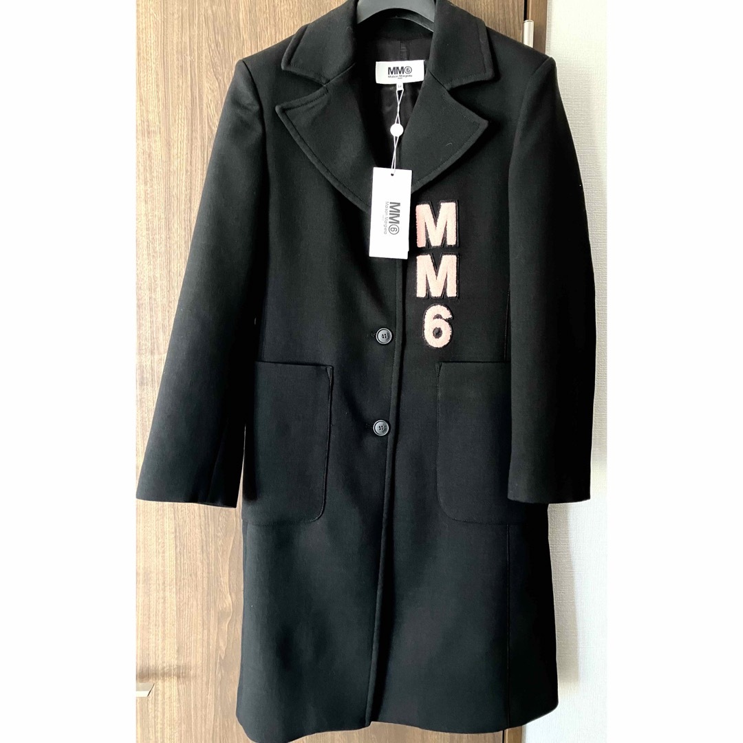 MM6(エムエムシックス)のMM6 Maison Margiela  ブランドロゴチェスターコート レディースのジャケット/アウター(チェスターコート)の商品写真