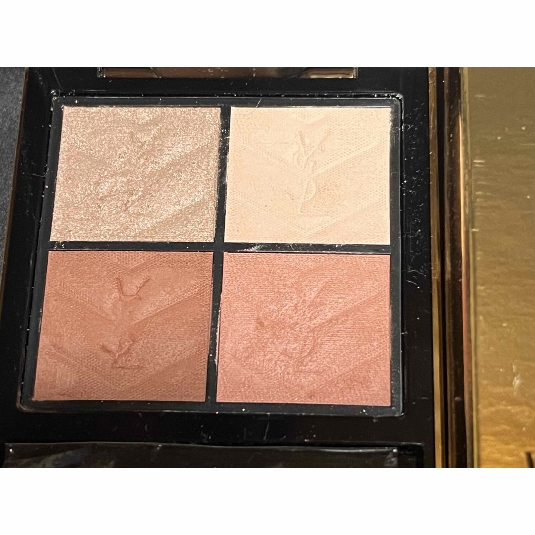 Yves Saint Laurent Beaute(イヴサンローランボーテ)のYSL  クチュールミニクラッチ  600  スポンティニーニ リリー コスメ/美容のベースメイク/化粧品(アイシャドウ)の商品写真