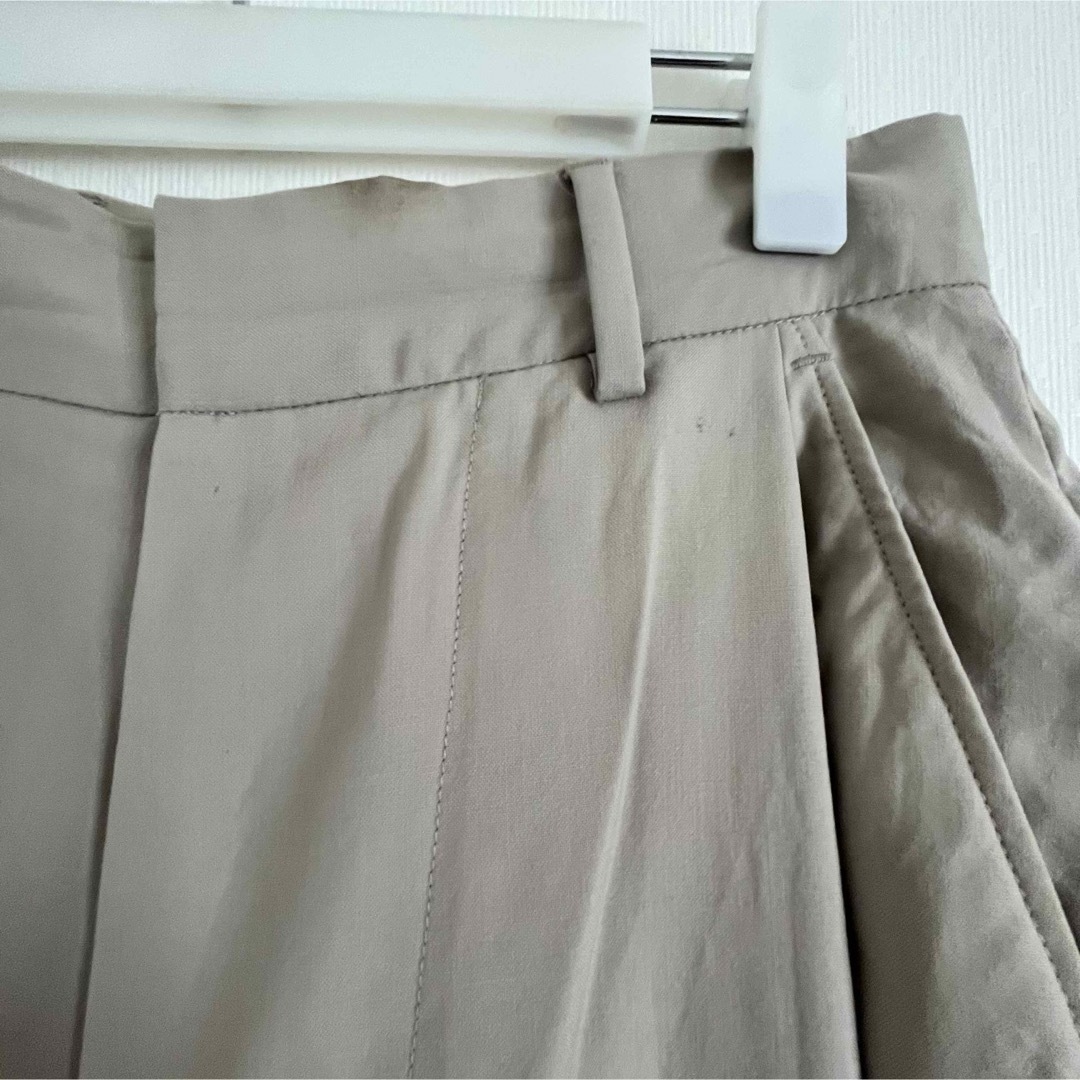 E. TAUTZ(イートウツ)のE.TAUTZ × EDIFICE PLEATED TERRY TROUSERS メンズのパンツ(スラックス)の商品写真