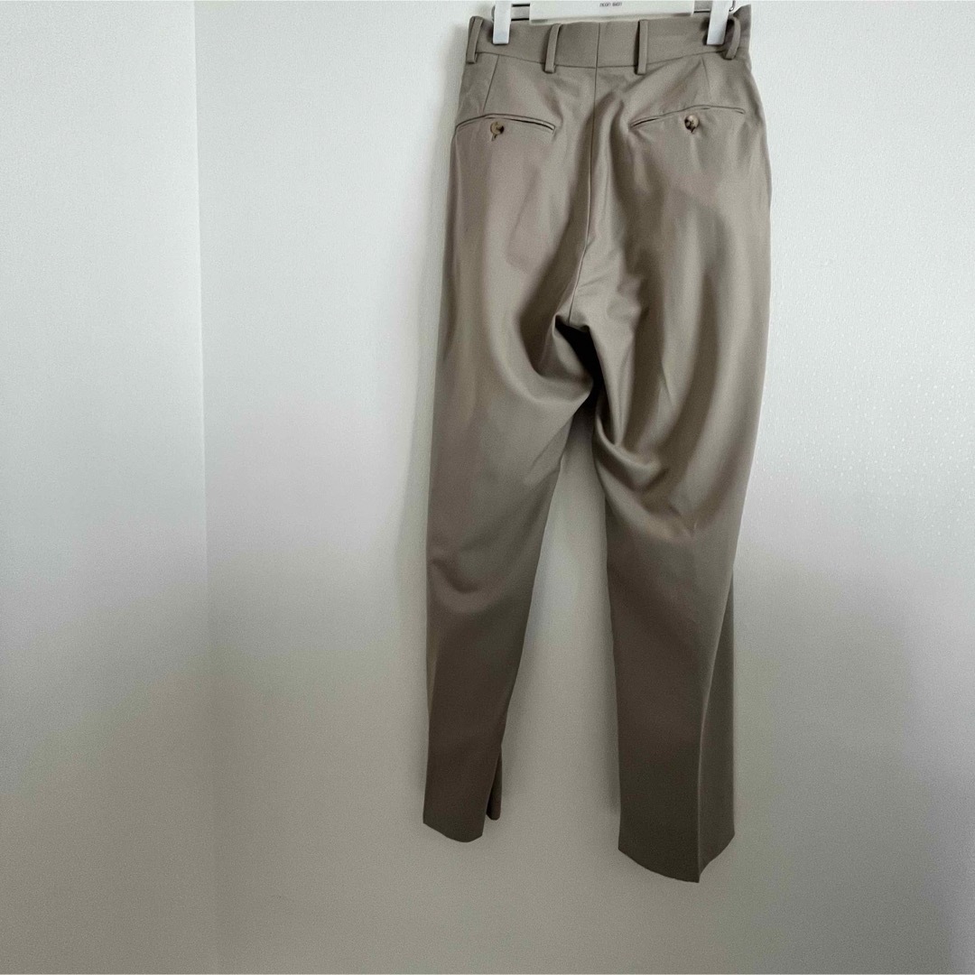 E. TAUTZ(イートウツ)のE.TAUTZ × EDIFICE PLEATED TERRY TROUSERS メンズのパンツ(スラックス)の商品写真