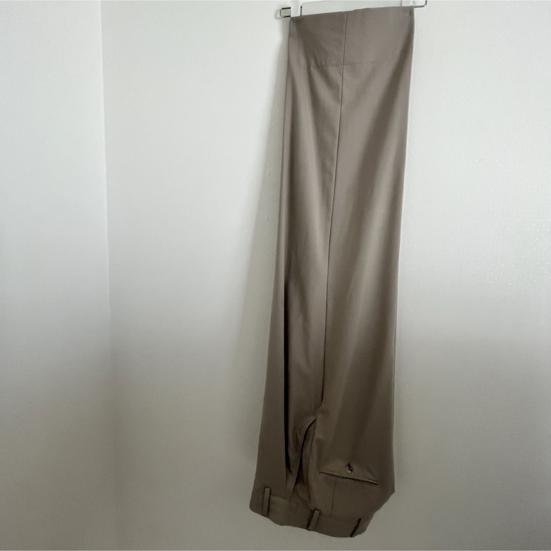 E. TAUTZ(イートウツ)のE.TAUTZ × EDIFICE PLEATED TERRY TROUSERS メンズのパンツ(スラックス)の商品写真