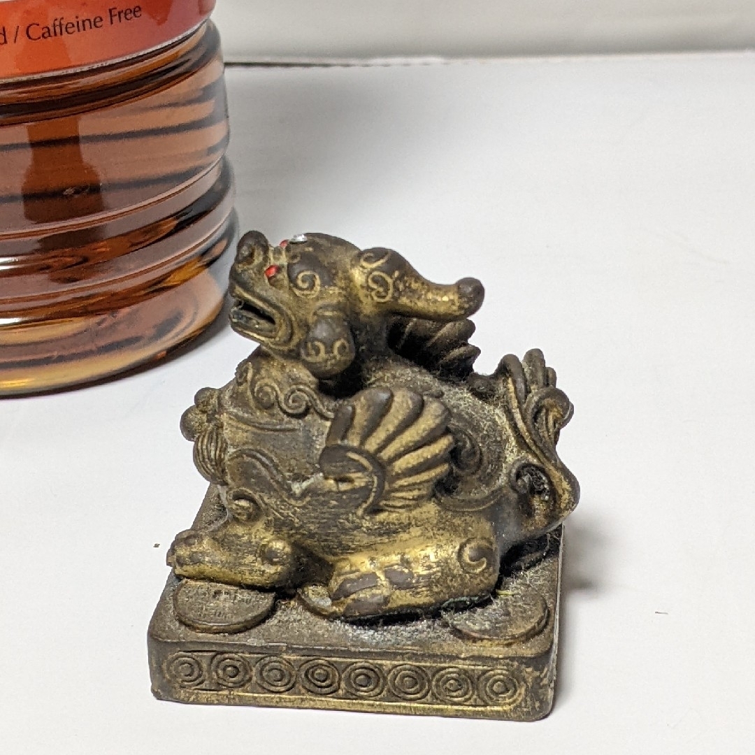 獅子 古美術 中国獅子貔貅(ひきゅう) 台付 縁起物 金属製の通販 獅子 古美術 中国獅子貔貅(ひきゅう) 台付 縁起物 金属製の通販