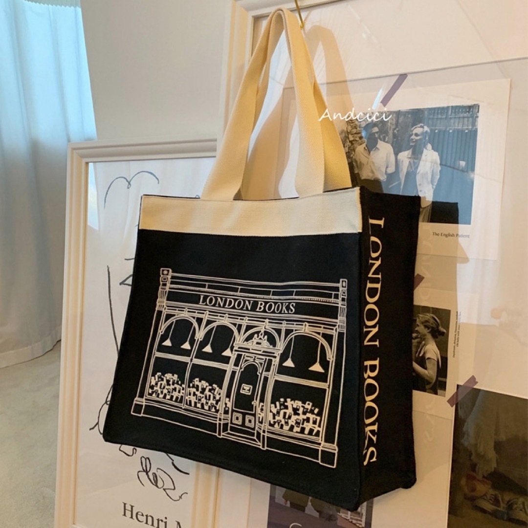 ANDCICI LONDON BOOKS キャンバス　トート　エコバッグ 黒 レディースのバッグ(トートバッグ)の商品写真