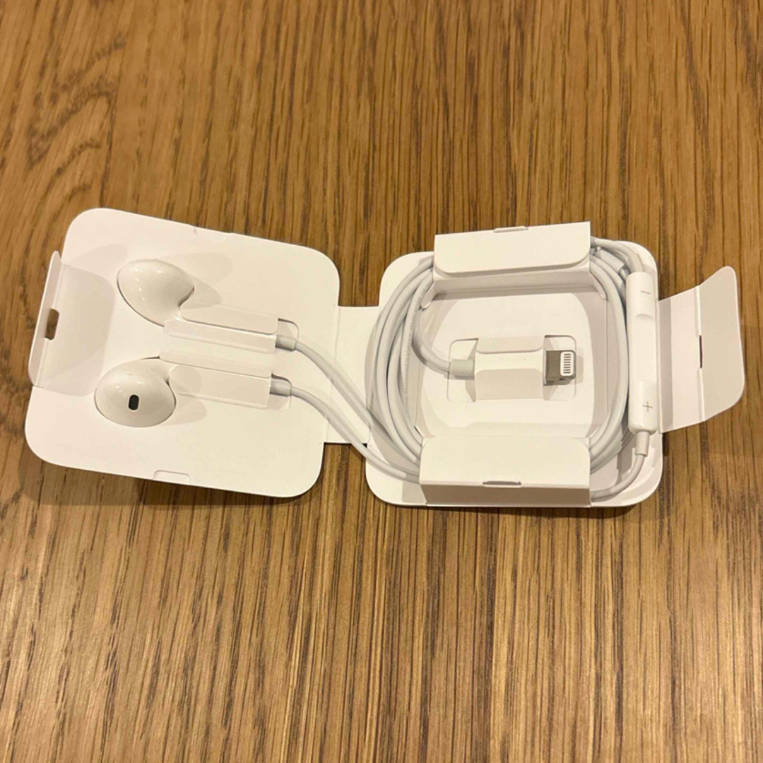 Apple(アップル)のEar Pods イヤーポッズ（Apple） スマホ/家電/カメラのオーディオ機器(ヘッドフォン/イヤフォン)の商品写真