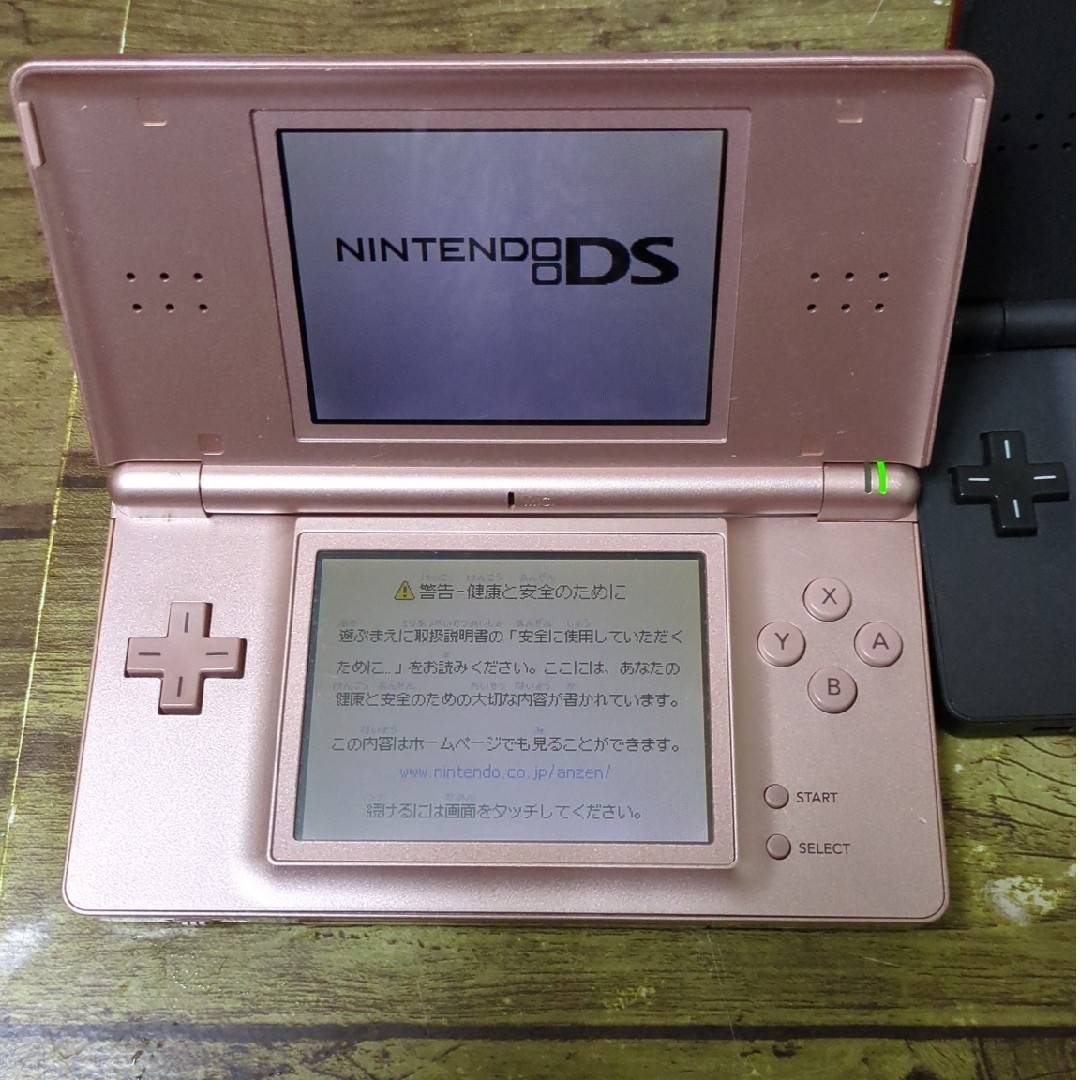 ニンテンドーDS(ニンテンドーDS)のDS 本体　カセットまとめ売り エンタメ/ホビーのゲームソフト/ゲーム機本体(家庭用ゲーム機本体)の商品写真