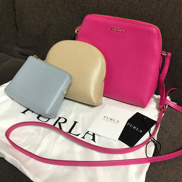 FURLA ショルダーバッグ　ポーチ