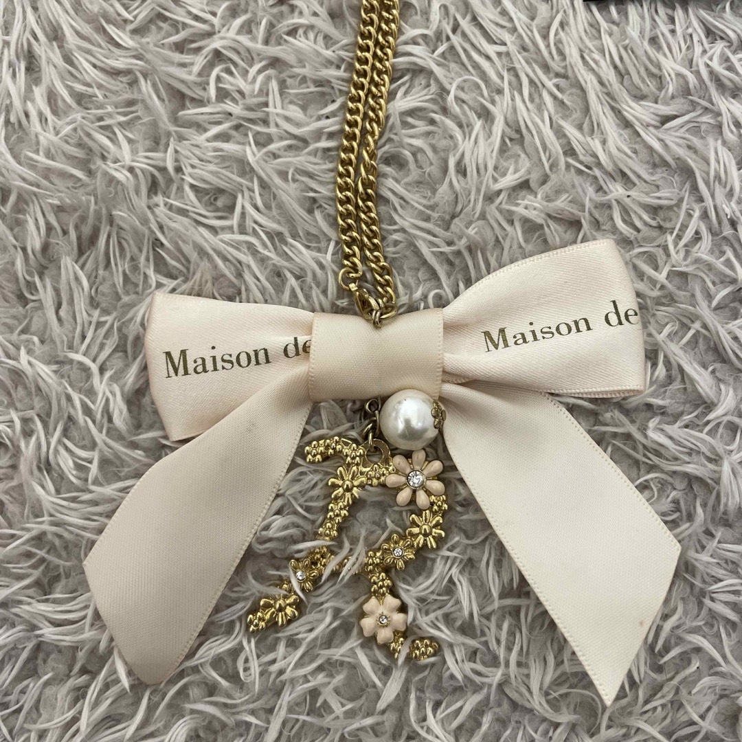 Maison de FLEUR(メゾンドフルール)のMaison de FLEUR イニシャルチャーム ハンドメイドのファッション小物(バッグチャーム)の商品写真