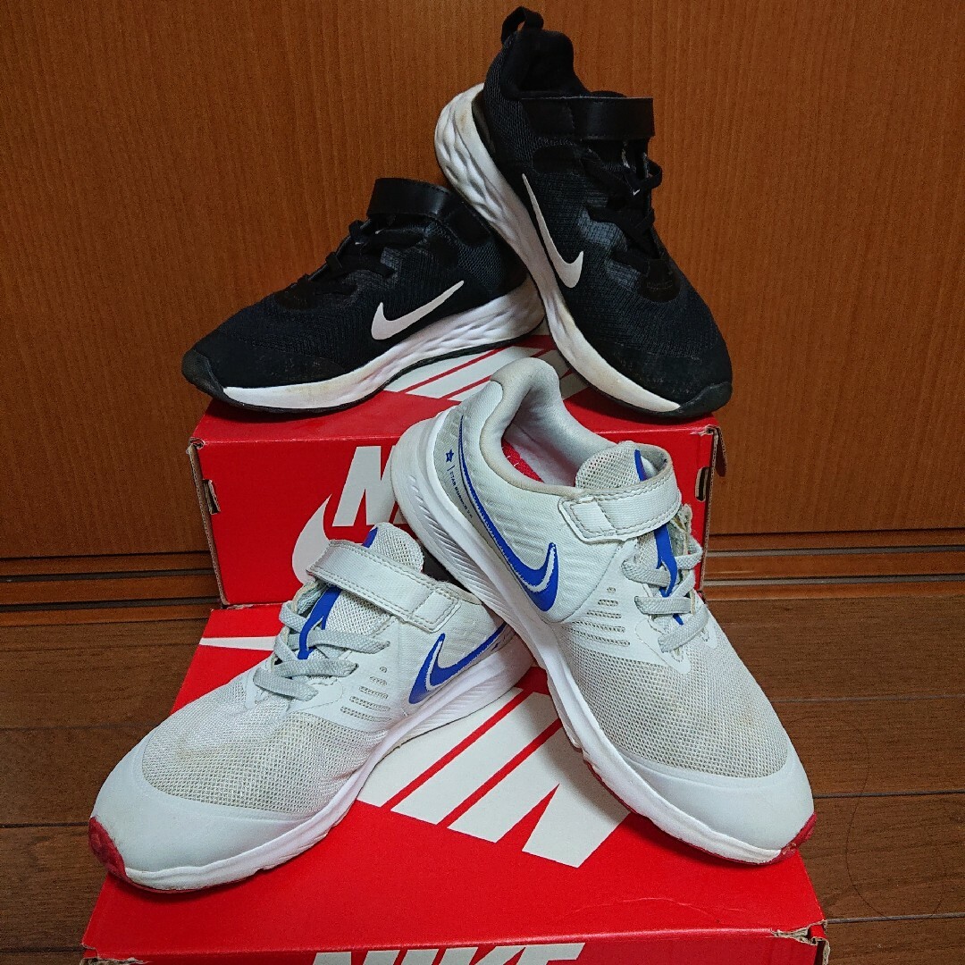 NIKE(ナイキ)のNIKE スニーカー 20cm/21cm 2足セット キッズ/ベビー/マタニティのキッズ靴/シューズ(15cm~)(スニーカー)の商品写真