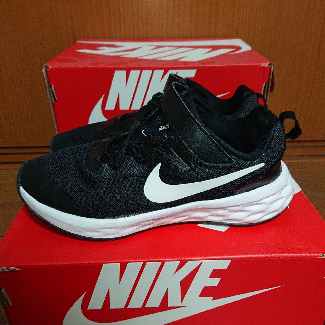 NIKE(ナイキ)のNIKE スニーカー 20cm/21cm 2足セット キッズ/ベビー/マタニティのキッズ靴/シューズ(15cm~)(スニーカー)の商品写真