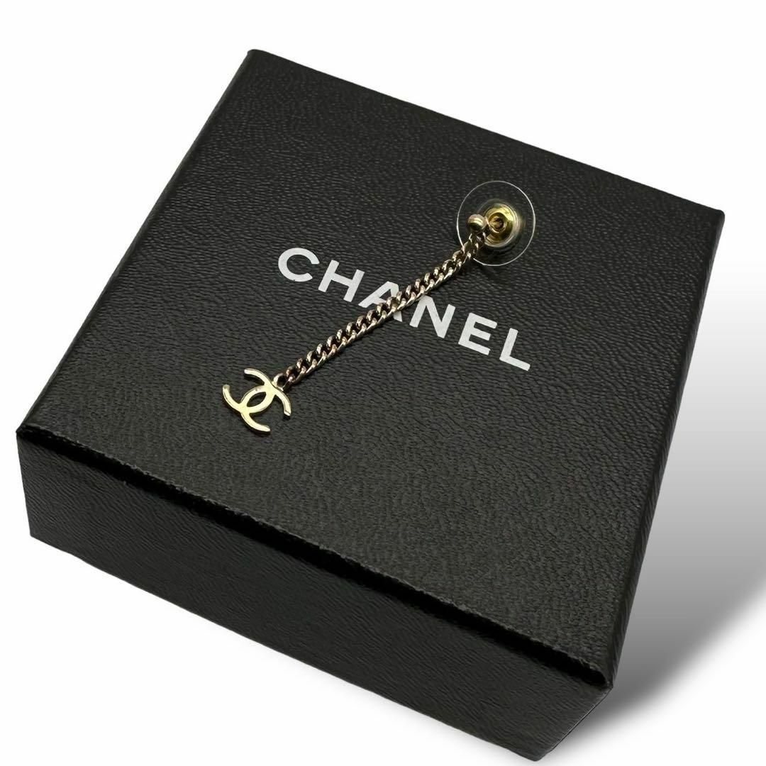 CHANEL(シャネル)の正規品 CHANEL 2713 シャネル ココマーク ピアス 片耳用 ゴールド その他のその他(その他)の商品写真