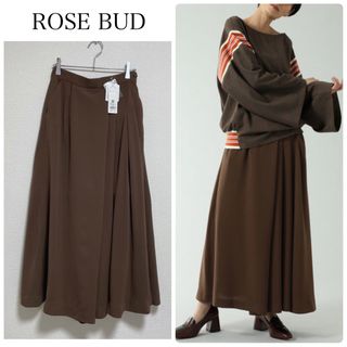 ローズバッド(ROSE BUD)の【新品タグ付】ROSEBUDタックフレアロングボトム　ブラウン　フリーサイズ(カジュアルパンツ)