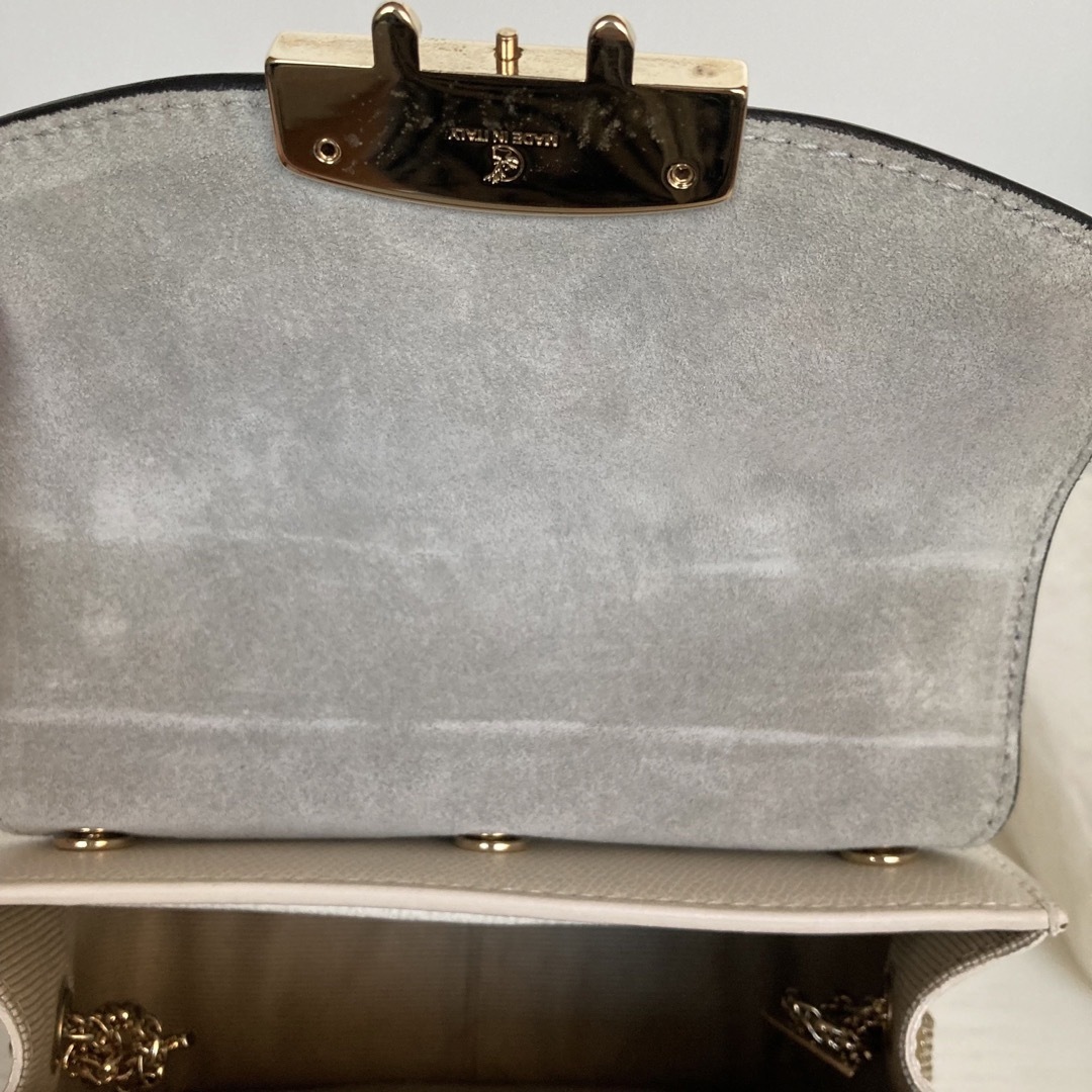 Furla(フルラ)の【美品】FURLA  メトロポリス カスタマイズ ショルダーバッグ 白 レディースのバッグ(ショルダーバッグ)の商品写真