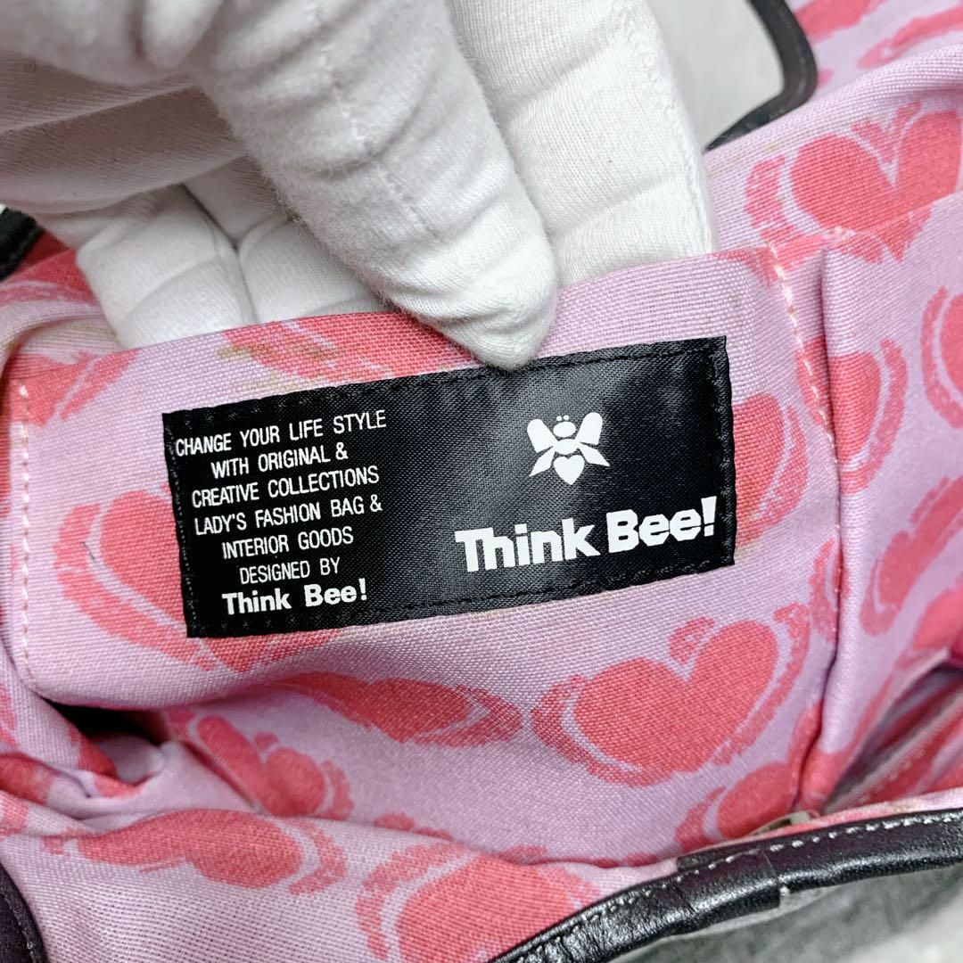 Think Bee!(シンクビー)のThink Bee! くまモン　コラボ　バンドバッグ　グレー　総柄　花柄　ピンク レディースのバッグ(ハンドバッグ)の商品写真