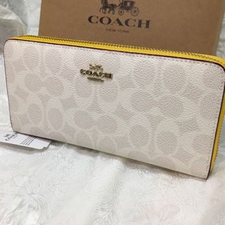 コーチ(COACH)のコーチ 長財布 ハッピー色イエローエッジ×ホワイト　ギフト⭕️(財布)