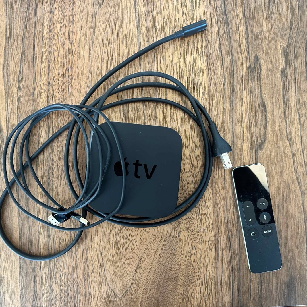 Apple(アップル)のApple TV 第四世代 A1625 32G スマホ/家電/カメラのPC/タブレット(PC周辺機器)の商品写真