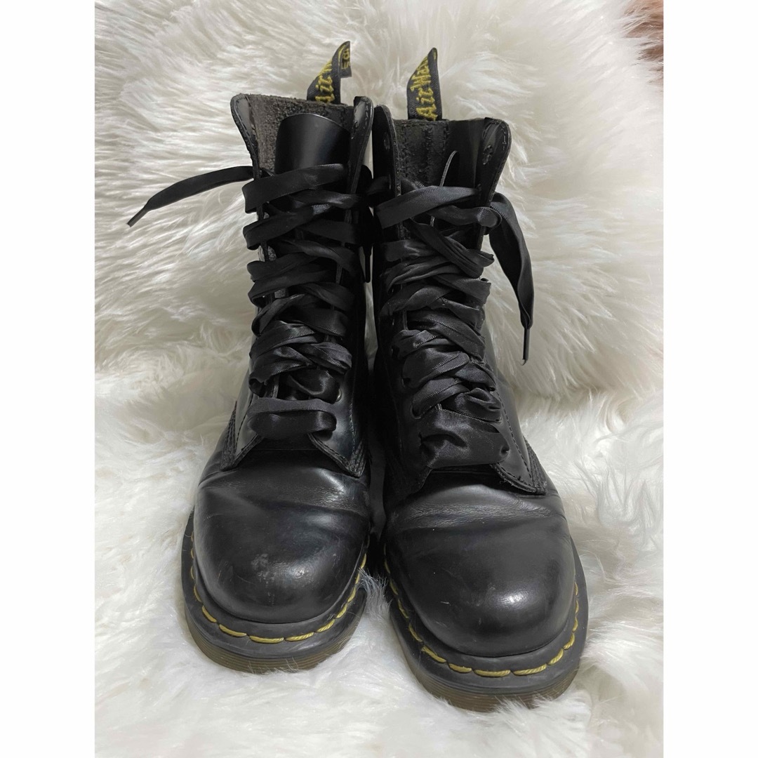 Dr.Martens(ドクターマーチン)のドクターマーチン⭐︎10ホール　イエローステッチ　ブーツ　EU39 レディースの靴/シューズ(ブーツ)の商品写真