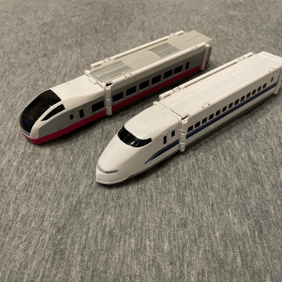 BANDAI(バンダイ)のバンダイ　変身VooV(ブーブ)  電車 キッズ/ベビー/マタニティのおもちゃ(電車のおもちゃ/車)の商品写真