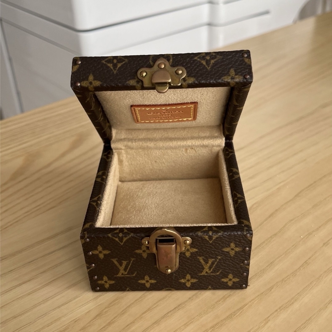 LOUIS VUITTON(ルイヴィトン)のLOUIS VUITTON  ルイヴィトン　激レア　アクセケース インテリア/住まい/日用品の収納家具(ケース/ボックス)の商品写真