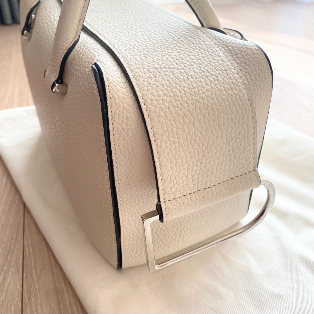 DELVAUX - デルヴォー クールボックス MM ホワイト シルバーの DELVAUX - デルヴォー クールボックス MM ホワイト シルバーの