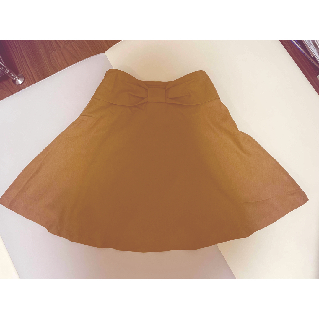 tiara(ティアラ)の☆新品タグ付☆ メルローズ  Tiara リボンスカート　キャメル レディースのスカート(ひざ丈スカート)の商品写真