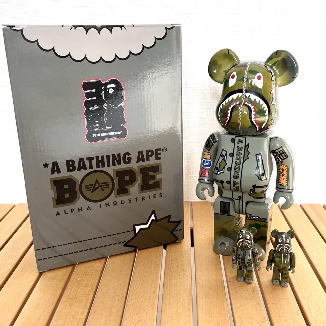 ★新品送料込★BAPE ALPHA BE@RBRICK 100% & 400% | フリマアプリ ラクマ