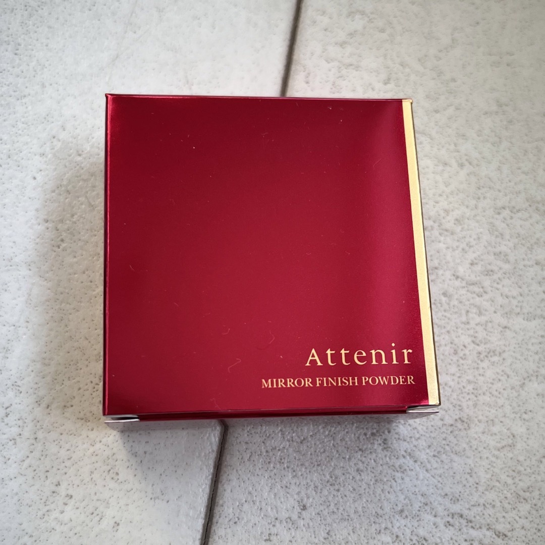 Attenir(アテニア)の【新品・未開封】Attenir ミラーフィニッシュパウダー コスメ/美容のベースメイク/化粧品(フェイスパウダー)の商品写真